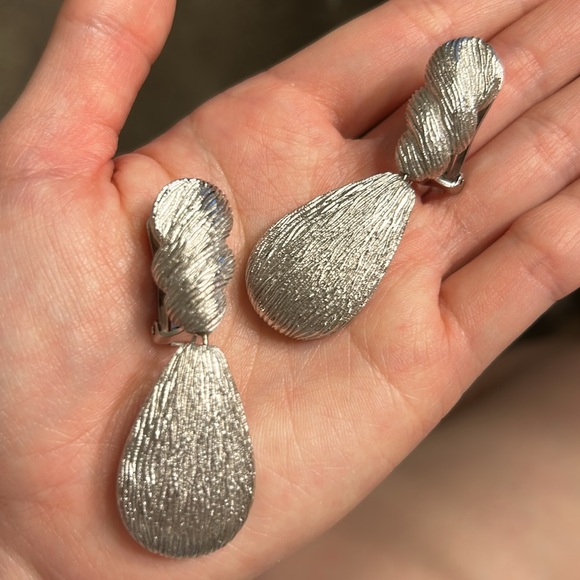 Authentic Christian Dior clip on silver tone earrings - Picture 3 of 3